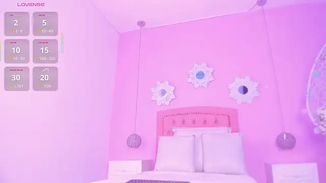 Snapshot of CannelaSmith chatting on December 5, 2025, 11:31 am CannelaSmith online show from December 5, 2025, 11:31 am