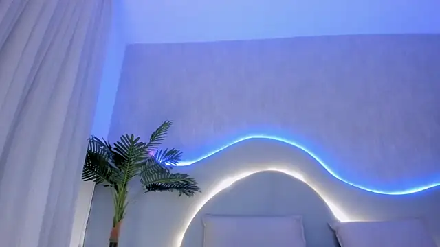 CannelaSmith online show from April 15, 2026, 12:53 pm