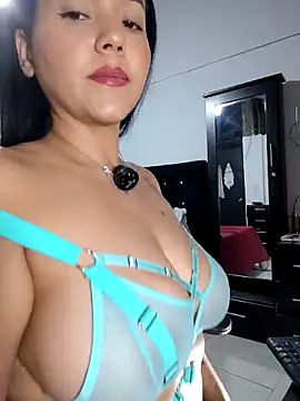 karly hot  online show from March 11, 2026, 12:26 am