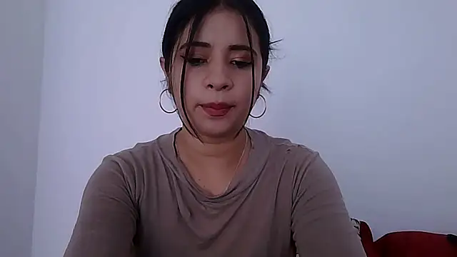 Snapshot of ValerieLove_ chatting on November 28, 2025, 3:34 pm ValerieLove online show from November 28, 2025, 3:34 pm