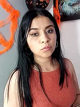 Snapshot of ValerieLove_ chatting on October 30, 2025, 7:33 pm ValerieLove online show from October 30, 2025, 7:33 pm