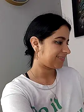 Snapshot of ValerieLove_ chatting on November 2, 2025, 7:30 pm ValerieLove online show from November 2, 2025, 7:30 pm