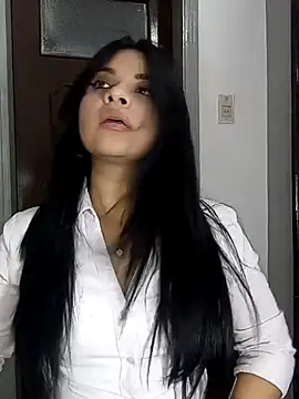 Snapshot of ValerieLove_ chatting on September 9, 2025, 7:45 pm ValerieLove online show from September 9, 2025, 7:45 pm