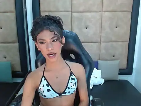 Penelopee Rouse online show from November 13, 2025, 3:38 pm