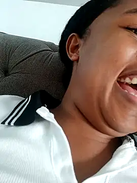 MoniqueMulberry online show from November 20, 2025, 7:25 pm