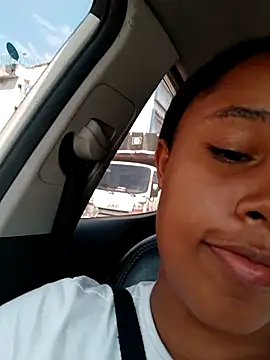 MoniqueMulberry online show from October 28, 2025, 6:18 pm