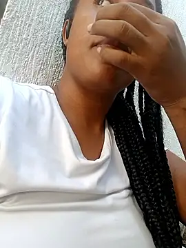 MoniqueMulberry online show from December 15, 2025, 7:09 pm