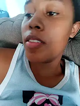 MoniqueMulberry online show from November 14, 2025, 7:39 pm