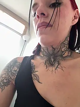 Snapshot of Meganreed_ chatting on November 20, 2025, 10:09 pm Meganreed online show from November 20, 2025, 10:09 pm