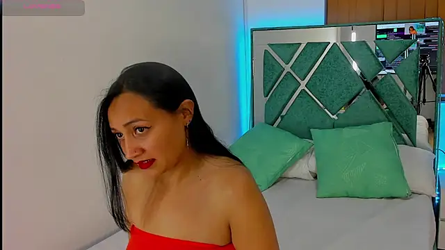 Snapshot of Anthonellacandy chatting on October 2, 2025, 7:06 pm Anthonellacandy online show from October 2, 2025, 7:06 pm