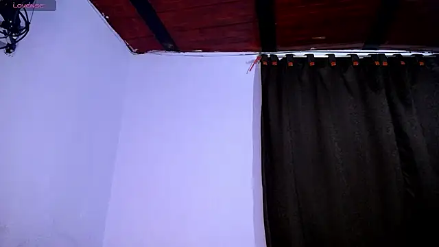 DaraKat18 online show from December 2, 2025, 10:39 am