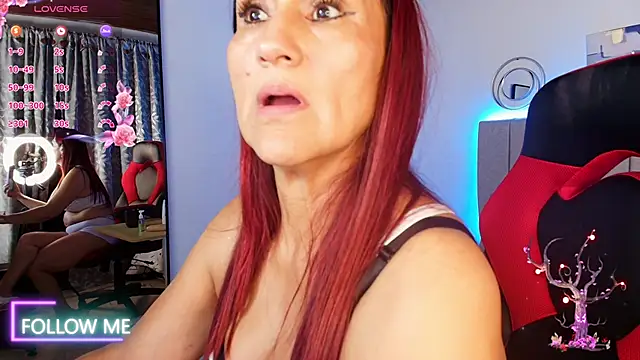 Snapshot of Naomi_Redd chatting on November 26, 2025, 11:05 pm Naomi Redd online show from November 26, 2025, 11:05 pm