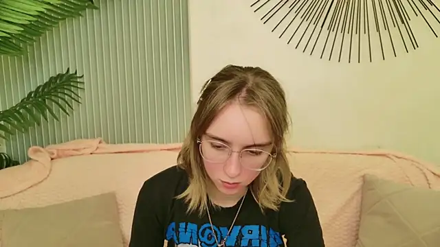 Beverly Gomes online show from September 20, 2025, 11:59 am