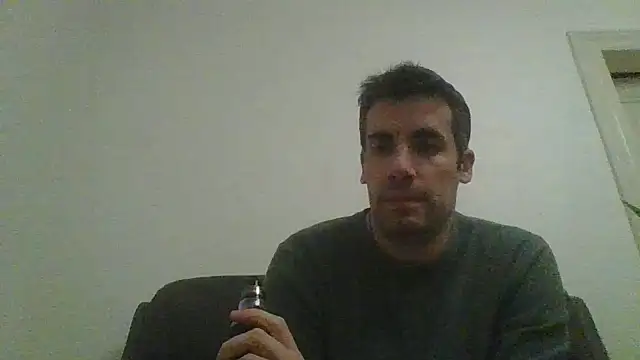 Snapshot of JulioIsHere4you chatting on November 29, 2025, 12:11 am JulioIsHere4you online show from November 29, 2025, 12:11 am