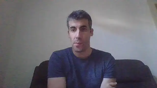 Snapshot of JulioIsHere4you chatting on November 9, 2025, 10:52 am JulioIsHere4you online show from November 9, 2025, 10:52 am