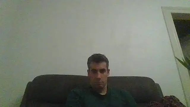 Snapshot of JulioIsHere4you chatting on November 11, 2025, 11:20 pm JulioIsHere4you online show from November 11, 2025, 11:20 pm