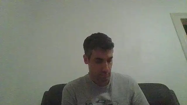 Snapshot of JulioIsHere4you chatting on November 13, 2025, 4:11 pm JulioIsHere4you online show from November 13, 2025, 4:11 pm