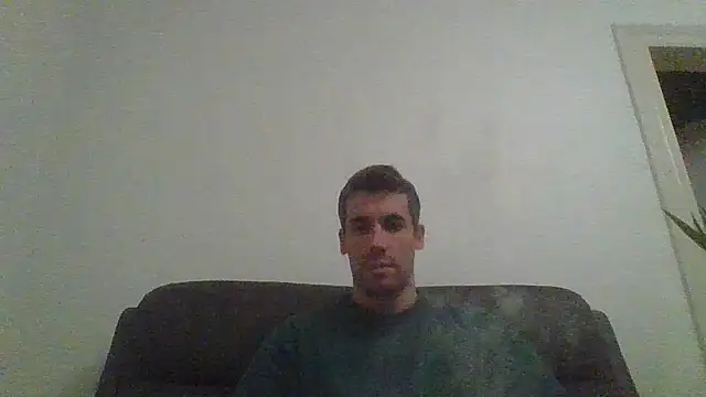 Snapshot of JulioIsHere4you chatting on November 10, 2025, 11:10 pm JulioIsHere4you online show from November 10, 2025, 11:10 pm