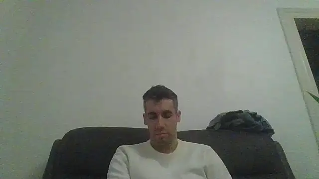 Snapshot of JulioIsHere4you chatting on December 16, 2025, 7:56 am JulioIsHere4you online show from December 16, 2025, 7:56 am