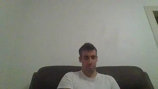 Snapshot of JulioIsHere4you chatting on November 8, 2025, 9:07 pm JulioIsHere4you online show from November 8, 2025, 9:07 pm