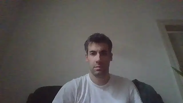 Snapshot of JulioIsHere4you chatting on November 30, 2025, 8:59 am JulioIsHere4you online show from November 30, 2025, 8:59 am