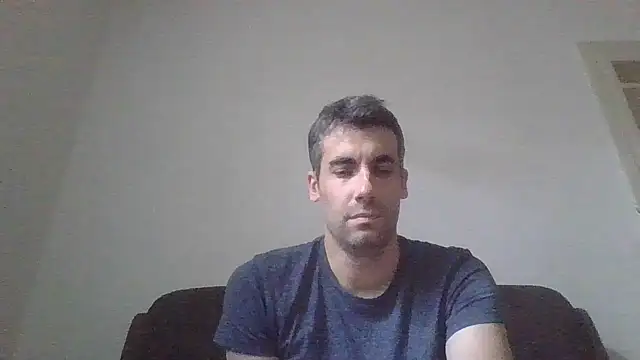 Snapshot of JulioIsHere4you chatting on November 10, 2025, 11:04 am JulioIsHere4you online show from November 10, 2025, 11:04 am