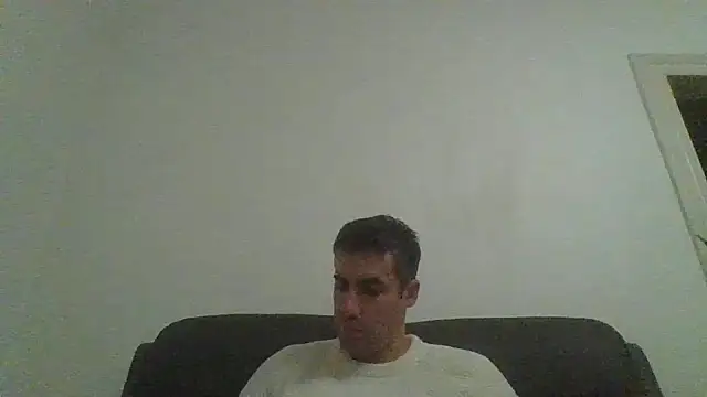 Snapshot of JulioIsHere4you chatting on November 7, 2025, 8:13 pm JulioIsHere4you online show from November 7, 2025, 8:13 pm