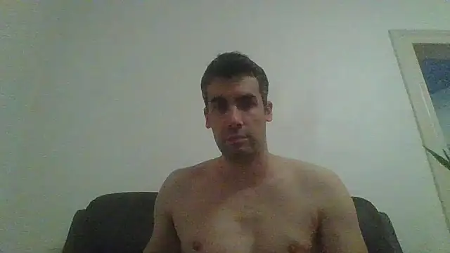 Snapshot of JulioIsHere4you chatting on November 14, 2025, 11:14 am JulioIsHere4you online show from November 14, 2025, 11:14 am