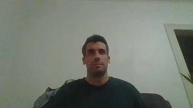 Snapshot of JulioIsHere4you chatting on November 18, 2025, 11:15 pm JulioIsHere4you online show from November 18, 2025, 11:15 pm