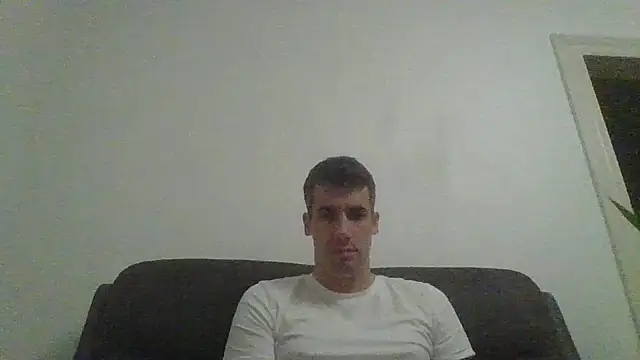 Snapshot of JulioIsHere4you chatting on November 1, 2025, 5:47 am JulioIsHere4you online show from November 1, 2025, 5:47 am