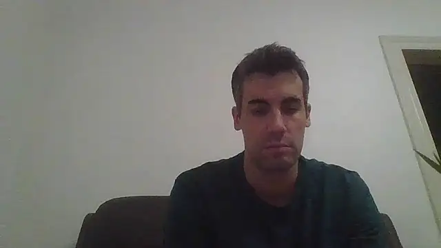 Snapshot of JulioIsHere4you chatting on November 17, 2025, 12:58 am JulioIsHere4you online show from November 17, 2025, 12:58 am