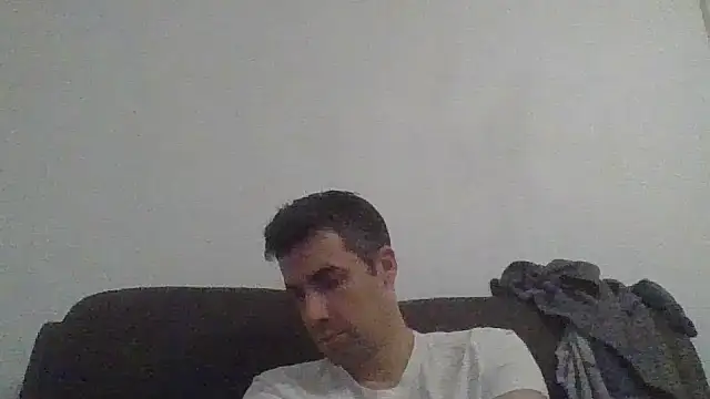 Snapshot of JulioIsHere4you chatting on November 23, 2025, 6:23 am JulioIsHere4you online show from November 23, 2025, 6:23 am