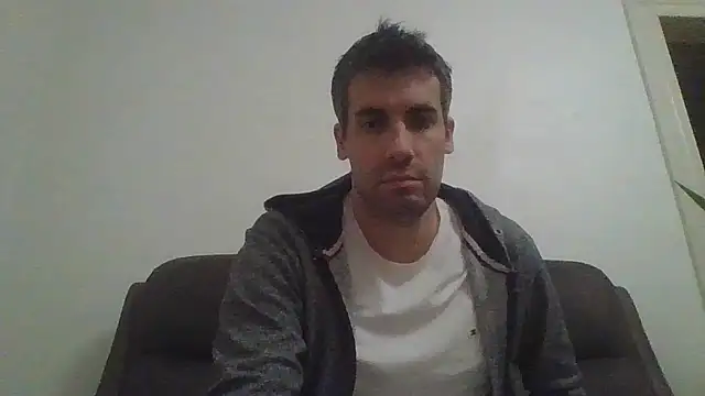 Snapshot of JulioIsHere4you chatting on November 19, 2025, 11:27 pm JulioIsHere4you online show from November 19, 2025, 11:27 pm