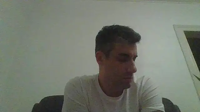 Snapshot of JulioIsHere4you chatting on November 1, 2025, 10:58 pm JulioIsHere4you online show from November 1, 2025, 10:58 pm