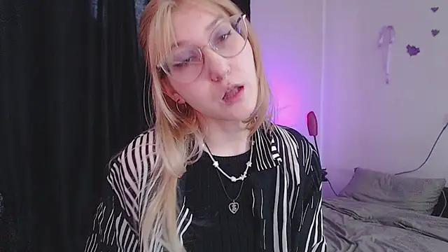 Snapshot of ohmycheryl chatting on February 9, 2026, 6:44 am ohmycheryl online show from February 9, 2026, 6:44 am