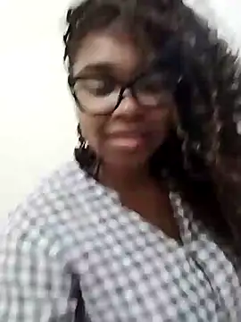 Snapshot of Ella_lima chatting on May 14, 2026, 11:07 am Ella lima online show from May 14, 2026, 11:07 am