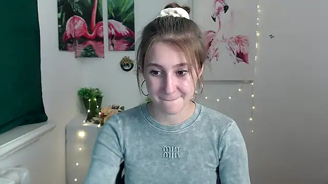 Snapshot of Milka_kamila chatting on October 13, 2025, 1:34 pm Milka kamila online show from October 13, 2025, 1:34 pm