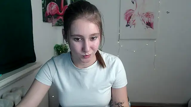 Snapshot of Milka_kamila chatting on November 21, 2025, 3:44 pm Milka kamila online show from November 21, 2025, 3:44 pm