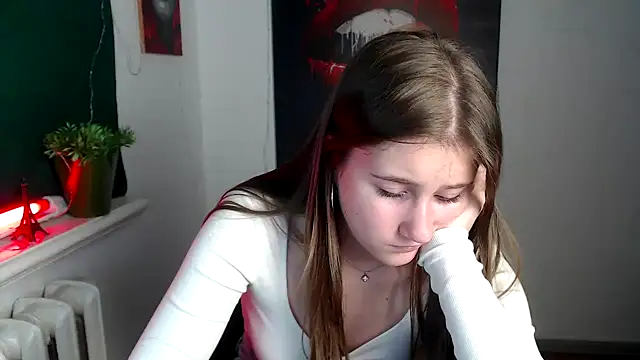 Snapshot of Milka_kamila chatting on November 29, 2025, 3:12 pm Milka kamila online show from November 29, 2025, 3:12 pm