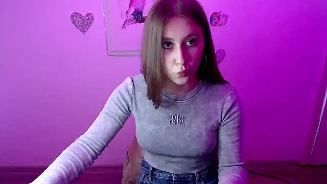 Snapshot of Milka_kamila chatting on September 20, 2025, 12:21 pm Milka kamila online show from September 20, 2025, 12:21 pm