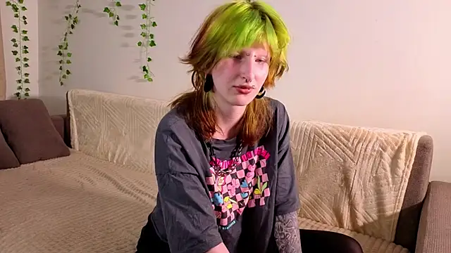 Snapshot of KandraCruser chatting on September 19, 2025, 7:29 pm KandraCruser online show from September 19, 2025, 7:29 pm