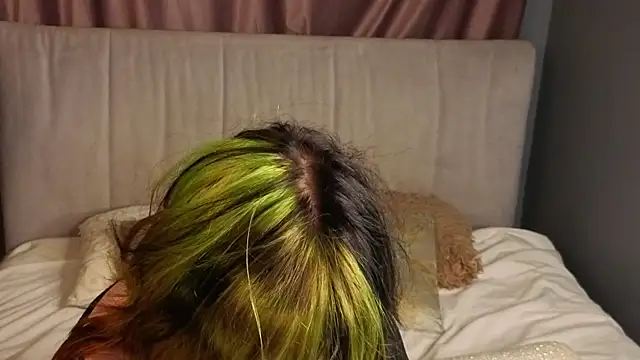 Snapshot of KandraCruser chatting on October 31, 2025, 8:05 pm KandraCruser online show from October 31, 2025, 8:05 pm