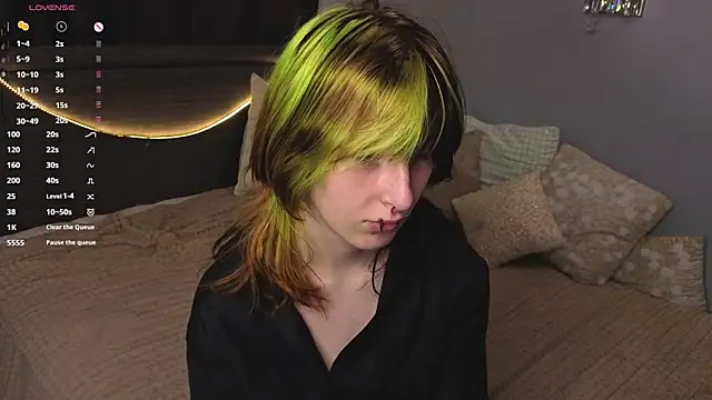 Snapshot of KandraCruser chatting on November 23, 2025, 8:19 pm KandraCruser online show from November 23, 2025, 8:19 pm