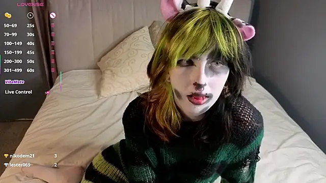 Snapshot of KandraCruser chatting on November 2, 2025, 8:14 pm KandraCruser online show from November 2, 2025, 8:14 pm