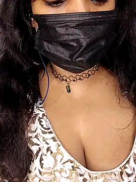 Snapshot of aliyaa9900 chatting on October 30, 2025, 7:11 pm aliyaa9900 online show from October 30, 2025, 7:11 pm