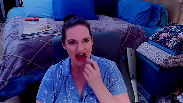 ninajaymes online show from July 12, 2026, 7:37 pm