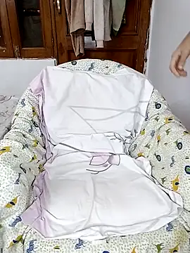 miss raavy online show from February 16, 2026, 9:41 am