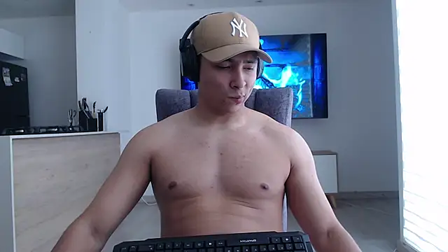 Snapshot of Auron_Demon01 chatting on October 4, 2025, 2:29 pm Auron Demon01 online show from October 4, 2025, 2:29 pm