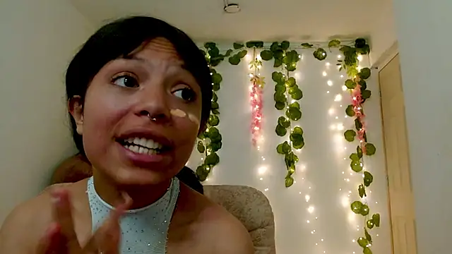 Snapshot of EIVIY1609 chatting on November 14, 2025, 1:48 pm EIVIY1609 online show from November 14, 2025, 1:48 pm