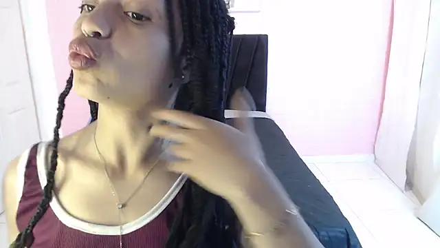 Snapshot of EIVIY1609 chatting on December 4, 2025, 2:27 pm EIVIY1609 online show from December 4, 2025, 2:27 pm